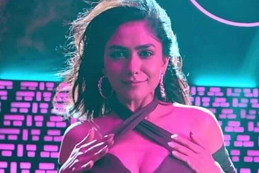 सिनेजीवन: अक्षय कुमार ने तोड़ा सेल्फी लेने का वर्ल्ड रिकॉर्ड! और जानें क्यों पपराजी कल्चर पर भड़कीं सुष्मिता सेन