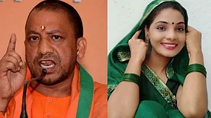 'यूपी में का बा' गाने वाली लोक गायिका नेहा सिंह राठौर से डरी योगी सरकार? थमाया नोटिस, नफरत फैलाने का लगाया आरोप