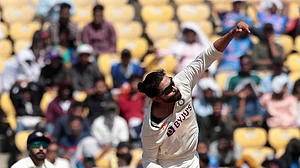 IND vs AUS: नागपुर में जीत के बाद भी टीम इंडिया को बड़ा झटका, 'प्लेयर ऑफ द मैच' बने खिलाड़ी पर ICC ने लिया कड़ा एक्शन