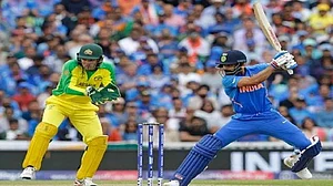 खेल: भारत बनाम ऑस्ट्रेलिया तीसरे वनडे के लिए टिकट कीमतों का ऐलान और पृथ्वी शॉ ने किया हैरान करने वाला पोस्ट!