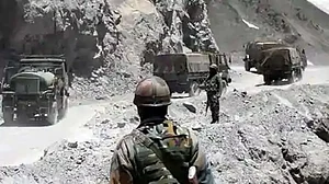 'LAC पर भारत और चीन के बीच सैन्य विस्तार से बढ़ रहा जंग का खतरा', अमेरिकी खुफिया रिपोर्ट में बड़ा दावा