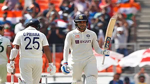 IND vs AUS 4th Test: शुभमन-पुजारा के बीच अर्धशतकीय साझेदारी, लंच तक भारत का स्कोर- 129/1