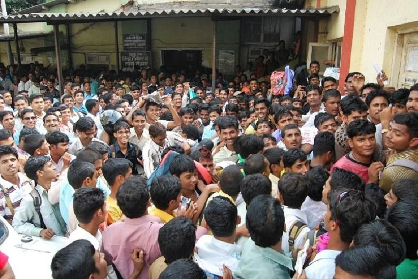 मध्य प्रदेश में बेरोजगारी का हाल, कर्ज लेकर पढ़ाई, पर नौकरी नहीं, आत्महत्या के कगार पर पहुंची युवा पीढ़ी