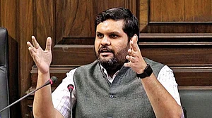 कच्चे तेल की कीमतों में गिरावट का जनता को क्यों नहीं मिल रहा फायदा? कांग्रेस ने मोदी सरकार से पूछे ये सवाल