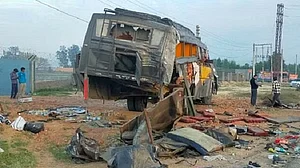 हरियाणा में दर्दनाक हादसा, लोहे की सरियों से लदी ट्रॉली बस से टकराई, 8 लोगों की मौत, 20 से ज्यादा घायल