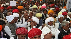 मोदी सरकार के खिलाफ आज हजारों किसान फिर भरेंगे हुंकार, दिल्ली के रामलीला मैदान में किसानों की महापंचायत