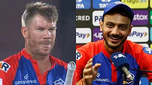 IPL 2023: अक्षर पटेल का खुलासा, कहा- पिछले दो-तीन मैचों में वॉर्नर ने मारने की कोशिश की, लेकिन बैट पर...