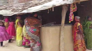 बिहार के गया में दिल दहला देने वाला मामला! मां ने पहले 3 बच्चों को फांसी पर लटकाया, इसके बाद कर ली खुदकुशी