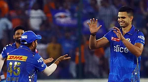 IPL 2023: आखिरी ओवर में अर्जुन तेंदुलकर की शानदार गेंदबाजी की चौतरफा सराहना, 'यह तो बस शुरूआत है...'