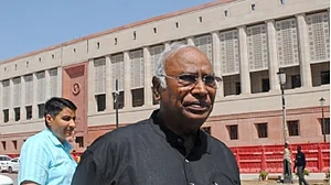 हर किसी को देशद्रोही कहना खतरनाक प्रवृत्ति, हमारे लोकतंत्र को कर देगी खत्मः खड़गे