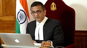 देश में कोरोना की भयावह होती स्थिति के बीच CJI डी वाई चंद्रचूड़ ने लिया बड़ा फैसला! वकीलों से कहा- आप चाहें तो...