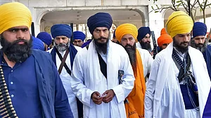 क्या कुछ बड़ा करने वाला है अमृतपाल! अकाल तख्त प्रमुख ने सिखों से बैसाखी पर जुटने का किया आह्वान