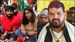 बृजभूषण को लगा झटका, अनुमति नहीं मिलने पर रद्द हुई रैली, FIR में चौंकाने वाले खुलासे, सीने पर हाथ फेरा...