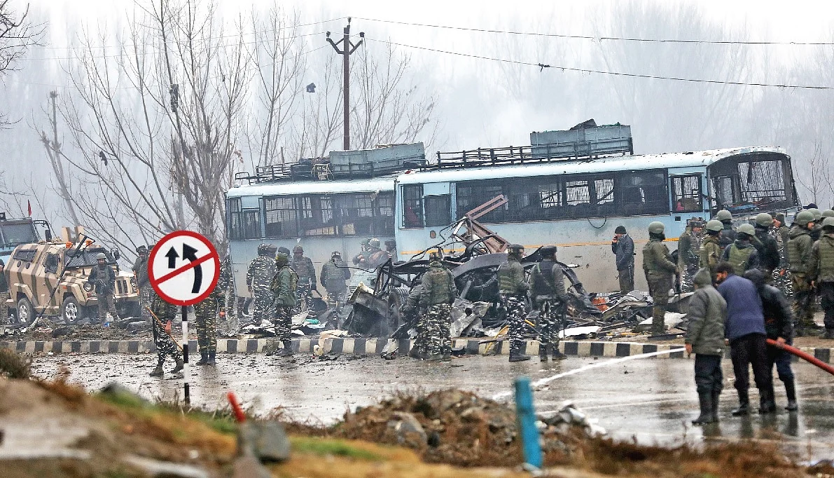 फिर बोतल से बाहर पुलवामा का जिन्न, और चीख-चीखकर पूछ रहा है सवाल, आखिर राज्यपाल से क्यों कहा गया- तुम चुप रहो...