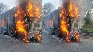 उत्तर प्रदेश: ट्रक-बुलेट की टक्कर के बाद लगी भीषण आग, दो युवकों की जिंदा जलकर मौत, परिवार में कोहराम!