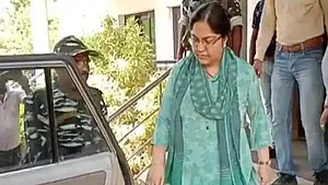 Money Laundering Case: निलंबित IAS पूजा सिंघल ने रांची ईडी कोर्ट में किया सरेंडर, तीसरी बार गईं जेल