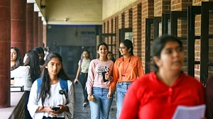 आधिकारिक नोटिस जारी कर छात्रों, कर्मचारियों से DU के कुलपति का ‘X’ अकाउंट ‘फॉलो’ करने और ‘पोस्ट’ साझा करने को कहा गया