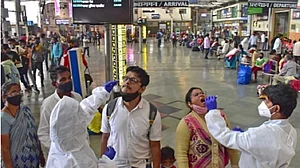 महाराष्ट्र में कोरोना की डरावनी रफ्तार, 24 घंटे में हजार से ज्यादा नए केस आए, 9 मरीजों की गई जान
