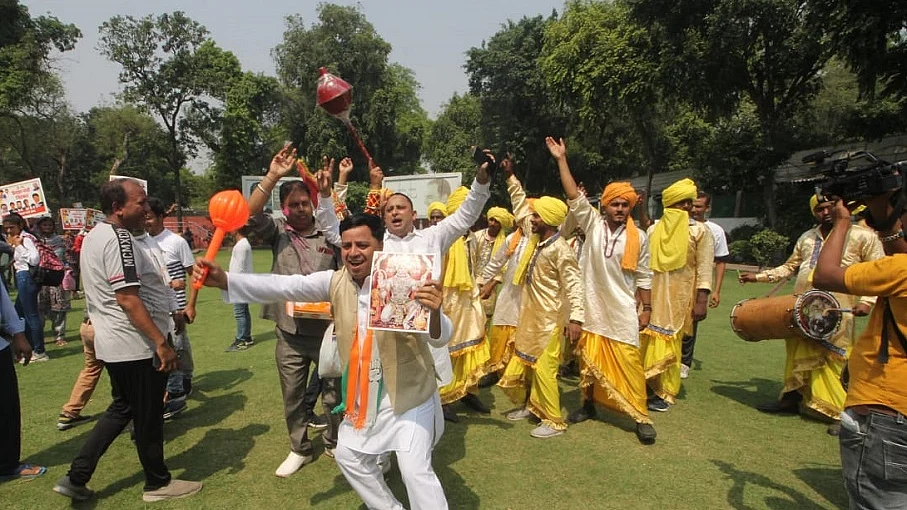 कर्नाटक ने बीजेपी के अजेय अभियान पर लगाम कसी