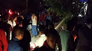 यूपी के गोरखपुर में बेकाबू पिकअप खंभे से टकराई, हादसे में 3 की मौत, 8 घायल, अंतिम संस्कार से लौट रहे थे सभी