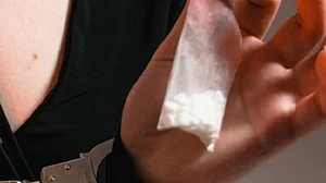 NCB ने गोवा के अंजुना में नार्कोटिक्स लैब का किया भंडाफोड़, BJP सरकार और पुलिस पर उठे सवाल