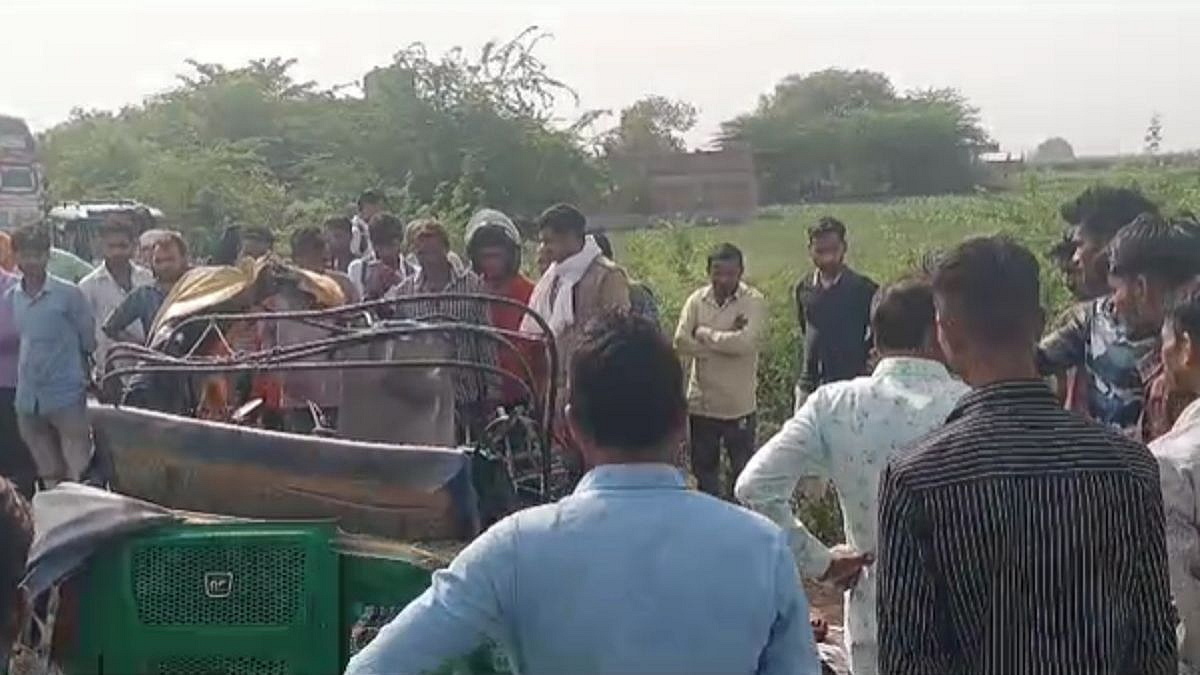 फतेहपुर में हादसे की बाद की तस्वीर