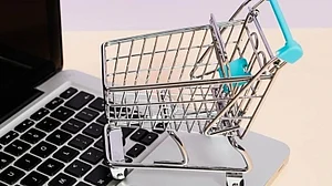 ऑनलाइन शॉपिंग प्लेटफॉर्म पर कैश ट्रांजेक्शन पर प्रतिबंध की मांग, दिल्ली हाईकोर्ट ने केंद्र, दिल्ली सरकार से मांग जवाब