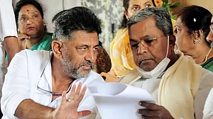 कर्नाटक: थोड़ी देर में CM पद की शपथ लेंगे सिद्धारमैया, डीके शिवकुमार बनेंगे डिप्टी सीएम, ये 8 MLA भी बनेंगे मंत्री