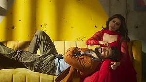 सिनेजीवन: फिल्म 'विजय 69' की शूटिंग के दौरान घायल हुए अनुपम खेर और 'जरा हटके जरा बचके' का नया गाना रिलीज