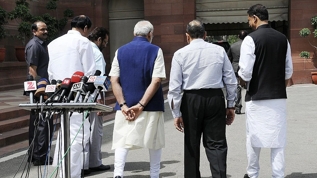 संविधान और लोकतंत्र से मुंह मोड़ने के 9 साल और वह 10 बातें जिन्हें देख-समझकर खुली रह जाएंगी आपकी आँखें