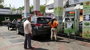 पंजाब के पेट्रोल पंप मालिकों का छलका दर्द, कहा- 90 फीसदी आ रहे हैं 2000 के नोट, छुट्टे की भारी कमी
