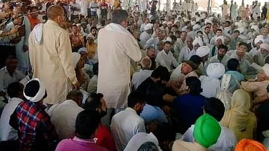 महिला पहलवानों के समर्थन में हरियाणा के महम में सर्वखाप महापंचायत का आयोजन हुआ