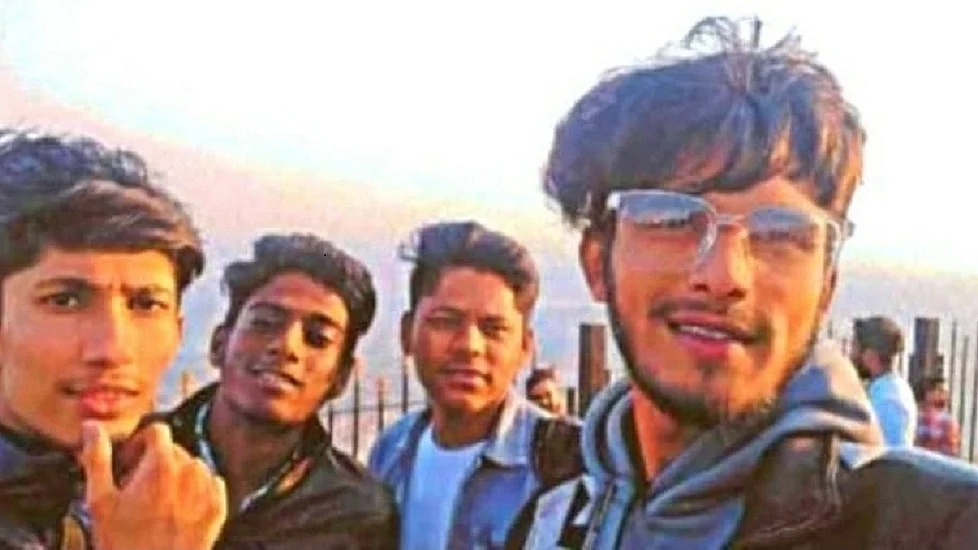 वीकेंड ट्रिप बना मौत का सफर, घूमने निकले बेंगलुरु के चार युवक झील में डूबे