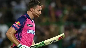 IPL 2023: जोस बटलर को लगा झटका, आचार संहिता उल्लंघन मामले में फंसे, कटेगा मैच फीस का 10% हिस्सा