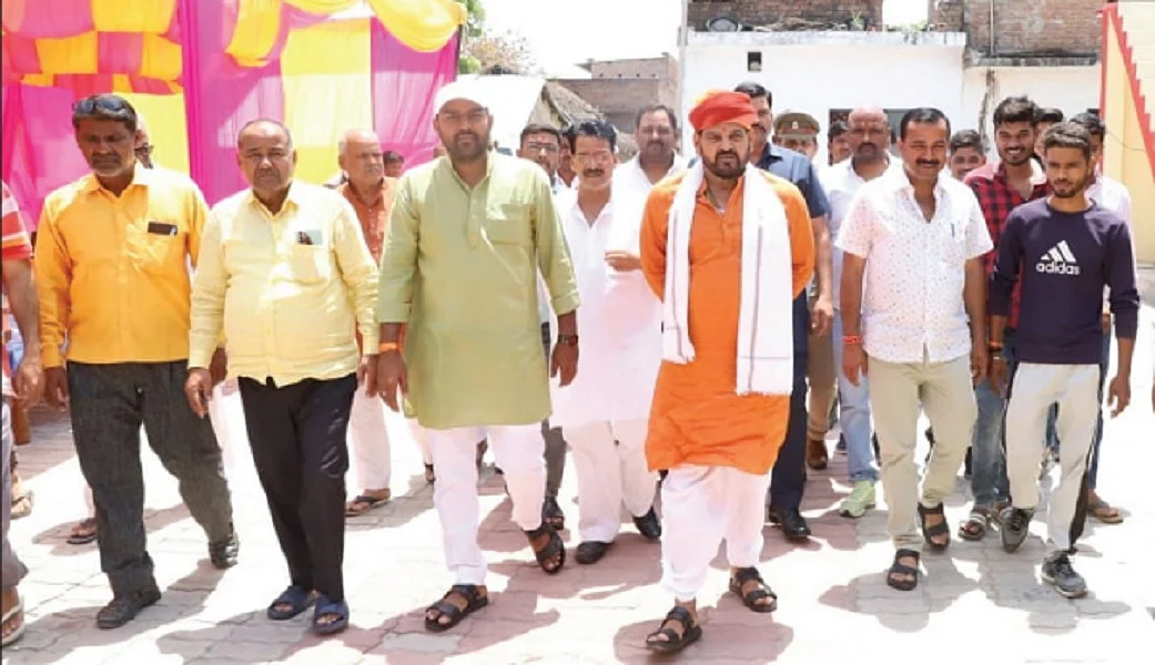 बृज भूषण सिर्फ जरूरत नहीं, मजबूरी हैं बीजेपी की, हाथ लगाया तो आधा दर्जन लोकसभा सीट से धोना पड़ेगा हाथ