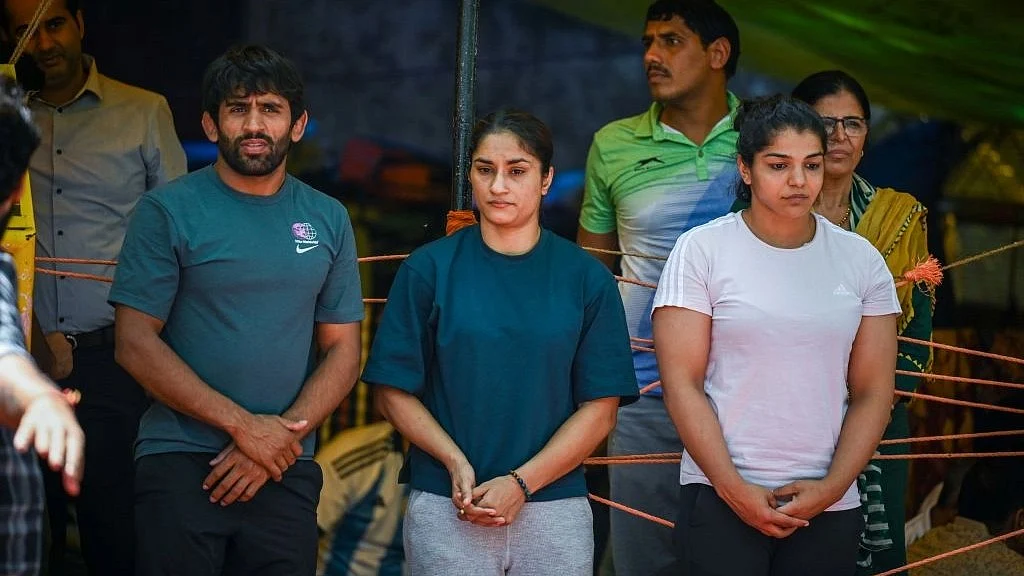 पहलवानों को आदोंल करते हुए पांच महीने हो चुके हैं, लेकिन मुद्दा आज भी वहीं का वहीं अटका हुआ लगता है (फोटो : Getty Images)