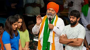 Wrestlers Protest: जंतर-मंतर पर 9 जून को नहीं होगा प्रदर्शन, राकेश टिकैत ने पहलवानों के कहने पर किया रद्द