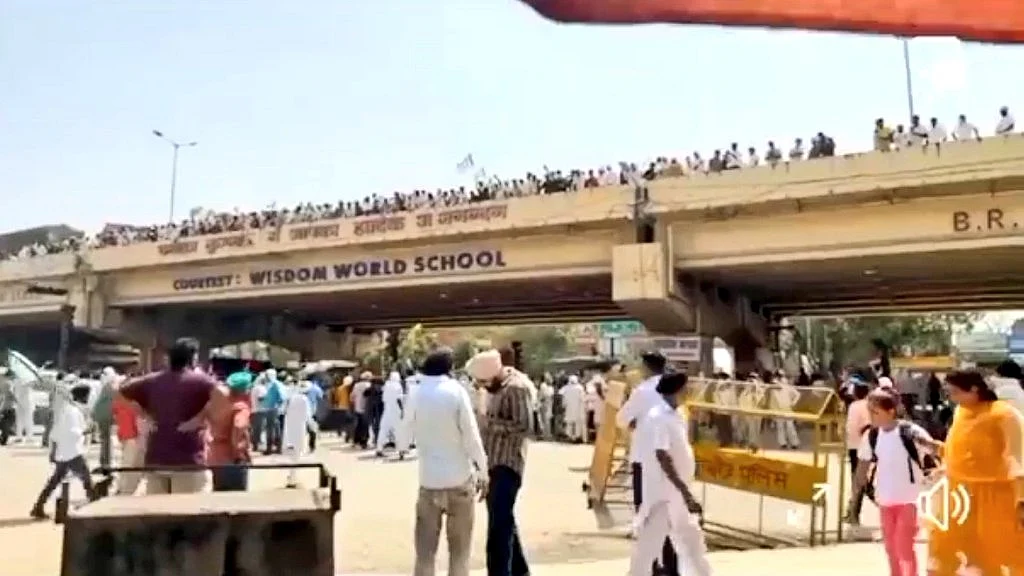 सूरजमुखी के MSP को लेकर किसानों का 
प्रदर्सन जारी, फोटो: सोशल मीडिया