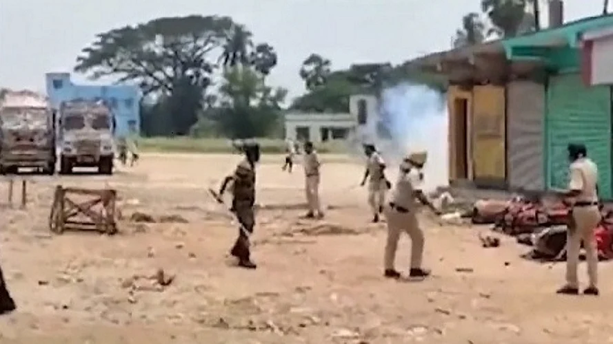 पश्चिम बंगाल में पंचायत चुनाव को लेकर हिंसा का दौर जारी, मरने वालों की संख्या 9 हुई