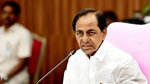 KCR तेलंगाना चुनाव से पहले संकट में, BRS के कई नेता खफा, पार्टी छाेेड़ने तक की दे रहे धमकी
