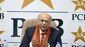 PCB की कुर्सी को लेकर पाकिस्तान में बवाल, अध्यक्ष पद की दौड़ से हटे नजम सेठी, ट्वीट कर मचाई खलबली