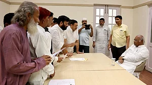 कांग्रेस अध्यक्ष खड़गे ने पार्टी मुख्यालय में लगाया जनता दरबार, देश भर से आए कार्यकर्ताओं से की मुलाकात
