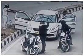 दिल्ली: प्रगति मैदान सुरंग में दिनदहाड़े डकैती के आरोप में 2 गिरफ्तार, दो गिरफ्त से बाहर, पुलिस मार रही छापे