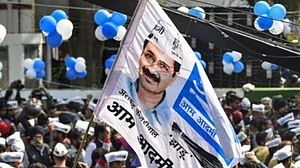 मणिपुर जल रहा है और पीएम चले अमेरिका, आप ने मोदी की विदेश यात्रा पर उठाए सवाल