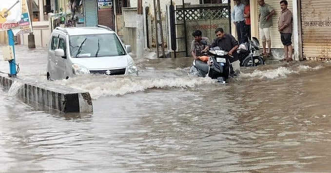 गुजरात: बिपरजॉय के बाद अब मानसून बनी आफत, चुनौतियों की दोहरी मार से जूझ रहा राज्य, बारिश-जलभराव ने बढ़ाई परेशानी