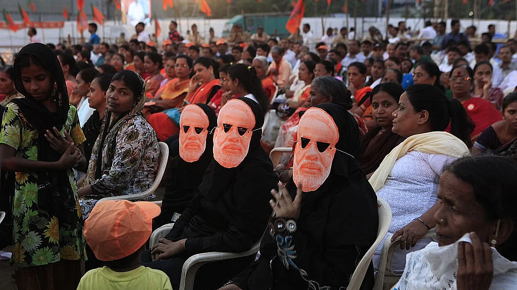 खरी-खरी: प्रधानमंत्री की मुस्लिम महिलाओं और मुसलमानों की चिंता का अर्धसत्य