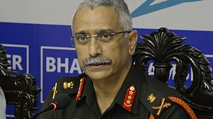 मणिपुर हिंसा को लेकर पूर्व सेना प्रमुख का बड़ा बयान, बोले- विदेशी एजेंसियों...