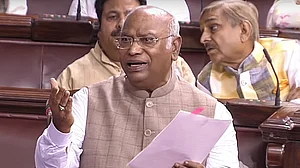 "क्या मर्यादा की सारी सीमाएं सिर्फ विपक्ष के लिए हैं?" कांग्रेस ने पूछा- ये मर्यादा कहां थी जब...?