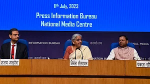 अब सिनेमा हॉल में खाना-पीना सस्ता, लेकिन ऑनलाइन गेमिंग पर 28% टैक्स, जानें GST काउंसिल के बड़े फैसले