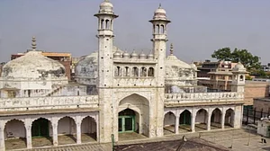 Gyanvapi case: ज्ञानवापी सर्वे पर SC ने 26 जुलाई तक लगाई रोक, मुस्लिम पक्ष को हाईकोर्ट जाने का आदेश